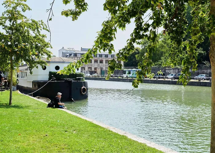 Le Pithou - Votre Pied A Terre Equipe En Ville 5